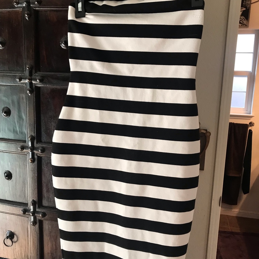 Black & white striped Express tube dress. Size 2.
